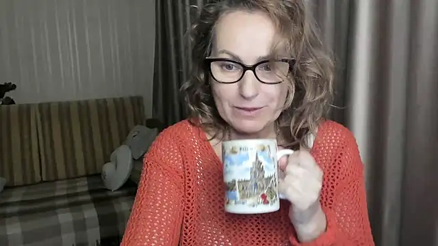 lauraoven online show from 01/20/25, 05:59