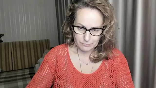 lauraoven online show from 01/21/25, 04:16