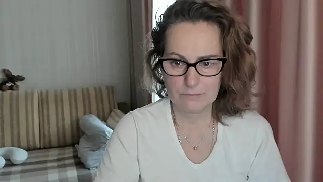 lauraoven online show from 02/07/25, 07:29