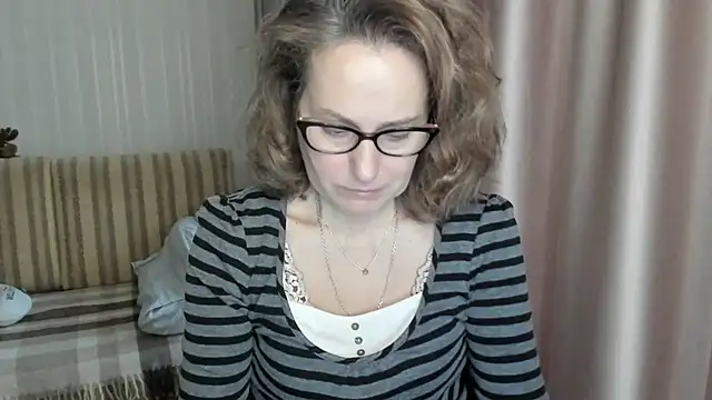 lauraoven online show from 02/12/25, 07:13