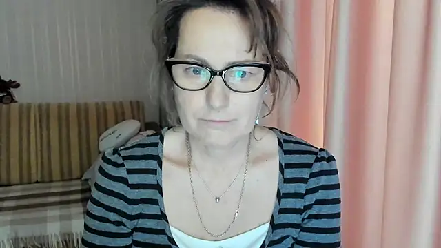 lauraoven online show from 02/20/25, 01:19