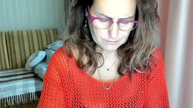 lauraoven online show from 10/14/25, 08:15