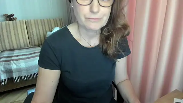 lauraoven online show from 03/22/26, 02:42