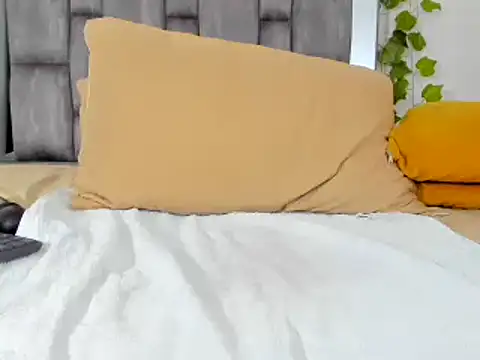 Snapshot of alyssia_ocean chatting on 10/04/25, 12:36 alyssia ocean online show from 10/04/25, 12:36