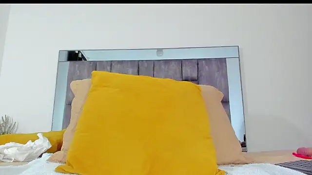 Snapshot of alyssia_ocean chatting on 10/26/25, 12:00 alyssia ocean online show from 10/26/25, 12:00