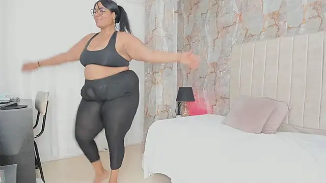 Snapshot of AranzaLatinBlacks chatting on 02/25/25, 06:20 AranzaLatinBlacks online show from 02/25/25, 06:20