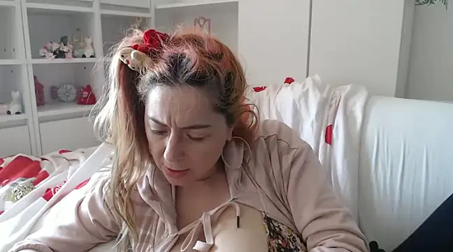 Snapshot of spell_of_love chatting on 03/08/25, 01:47 spell of love online show from 03/08/25, 01:47