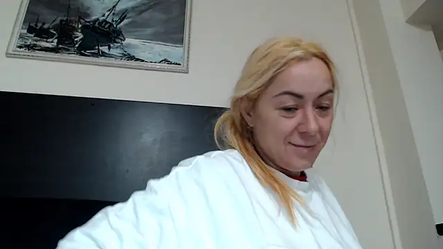 Snapshot of spell_of_love chatting on 11/02/25, 01:19 spell of love online show from 11/02/25, 01:19