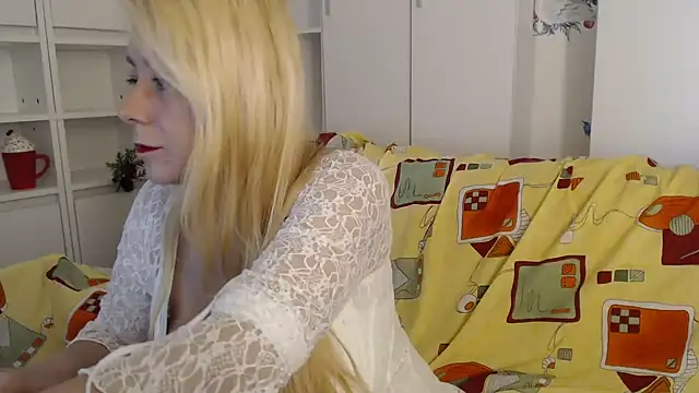 Snapshot of spell_of_love chatting on 11/30/25, 10:41 spell of love online show from 11/30/25, 10:41