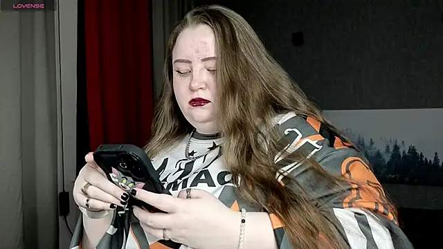 Snapshot of EMMA__CONNOR chatting on 11/09/25, 10:08 EMMA CONNOR online show from 11/09/25, 10:08