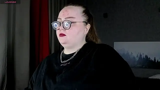 Snapshot of EMMA__CONNOR chatting on 11/21/25, 10:41 EMMA CONNOR online show from 11/21/25, 10:41