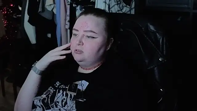 Snapshot of EMMA__CONNOR chatting on 11/27/25, 07:49 EMMA CONNOR online show from 11/27/25, 07:49