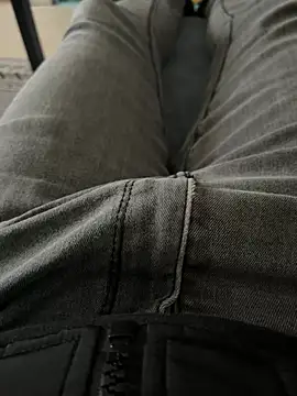 Snapshot of _Inchiodo_ chatting on 12/23/24, 12:08 Inchiodo online show from 12/23/24, 12:08