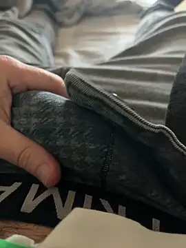 Snapshot of _Inchiodo_ chatting on 02/05/25, 12:27 Inchiodo online show from 02/05/25, 12:27