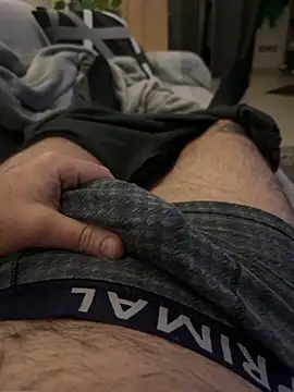 Snapshot of _Inchiodo_ chatting on 02/05/25, 05:53 Inchiodo online show from 02/05/25, 05:53