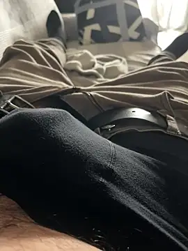 Snapshot of _Inchiodo_ chatting on 03/07/25, 01:29 Inchiodo online show from 03/07/25, 01:29