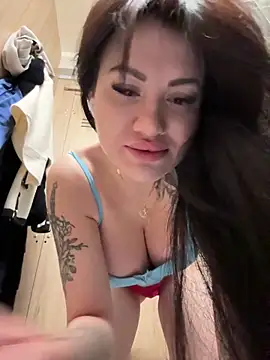 Snapshot of Wet__Bunny chatting on 02/18/25, 09:43 Wet Bunny online show from 02/18/25, 09:43