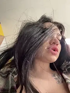 Snapshot of Wet__Bunny chatting on 03/05/25, 09:38 Wet Bunny online show from 03/05/25, 09:38