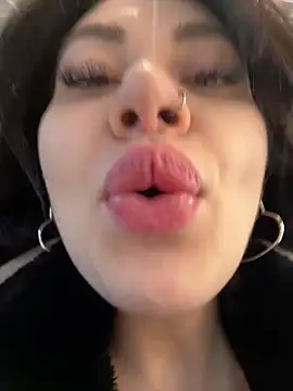 Snapshot of Wet__Bunny chatting on 03/08/25, 09:39 Wet Bunny online show from 03/08/25, 09:39