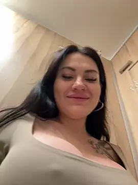 Snapshot of Wet__Bunny chatting on 03/10/25, 09:43 Wet Bunny online show from 03/10/25, 09:43