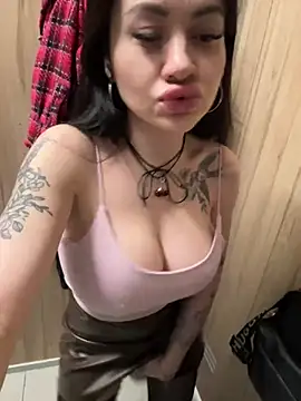 Snapshot of Wet__Bunny chatting on 03/16/25, 09:38 Wet Bunny online show from 03/16/25, 09:38