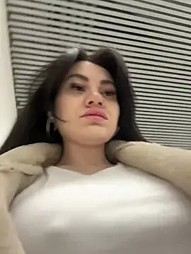 Snapshot of Wet__Bunny chatting on 03/17/25, 09:44 Wet Bunny online show from 03/17/25, 09:44