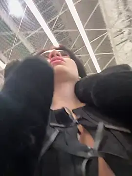 Snapshot of Wet__Bunny chatting on 03/21/25, 09:45 Wet Bunny online show from 03/21/25, 09:45