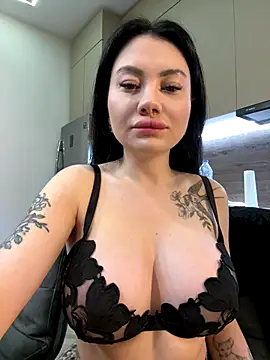 Snapshot of Wet__Bunny chatting on 11/03/25, 03:41 Wet Bunny online show from 11/03/25, 03:41