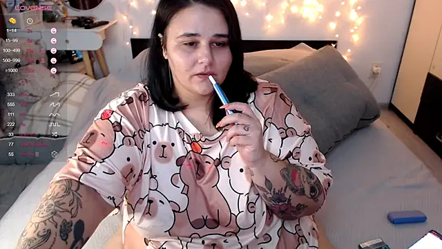 naughtykiss online show from 09/19/25, 11:00