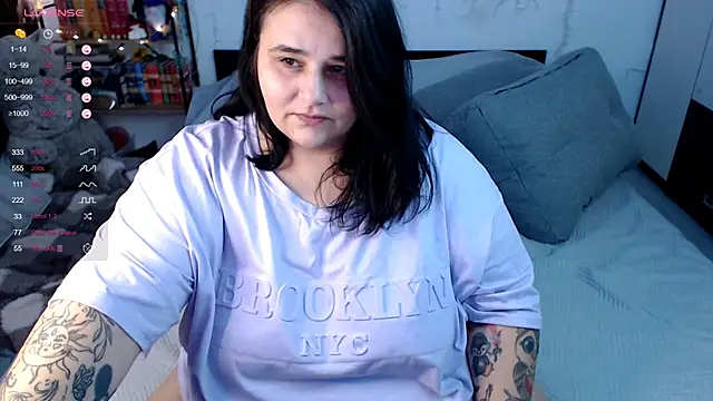 Snapshot of naughtykiss chatting on 11/02/25, 06:16 naughtykiss online show from 11/02/25, 06:16