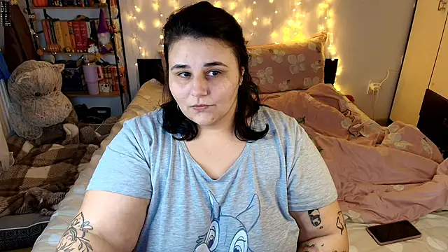 Snapshot of naughtykiss chatting on 11/13/25, 04:28 naughtykiss online show from 11/13/25, 04:28