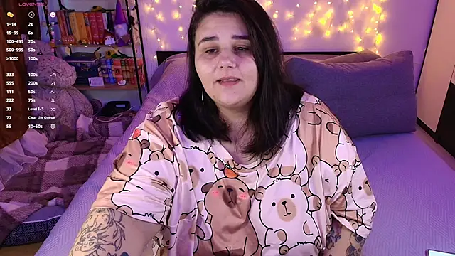 Snapshot of naughtykiss chatting on 11/17/25, 06:30 naughtykiss online show from 11/17/25, 06:30