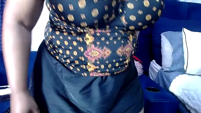 Snapshot of crystalbxx chatting on 11/24/25, 07:13 crystalbxx online show from 11/24/25, 07:13