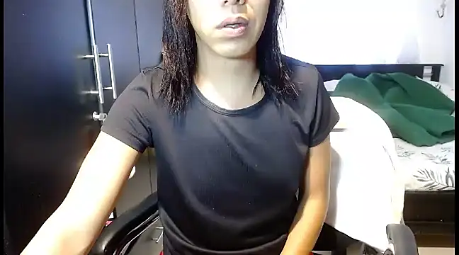 sensual nataliee online show from 12/18/24, 08:25