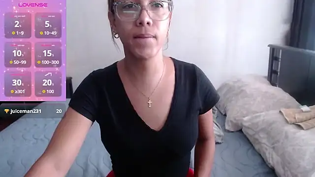 Snapshot of sensual_nataliee chatting on 03/26/26, 02:44 sensual nataliee online show from 03/26/26, 02:44