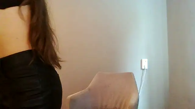 Snapshot of avajade chatting on 10/06/25, 09:18 avajade online show from 10/06/25, 09:18