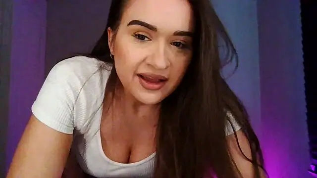 Snapshot of avajade chatting on 10/22/25, 07:52 avajade online show from 10/22/25, 07:52