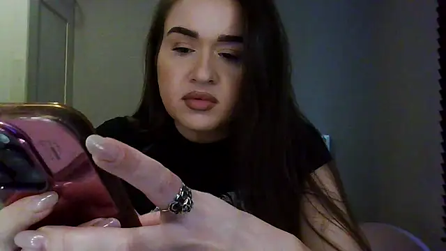 Snapshot of avajade chatting on 10/27/25, 11:36 avajade online show from 10/27/25, 11:36