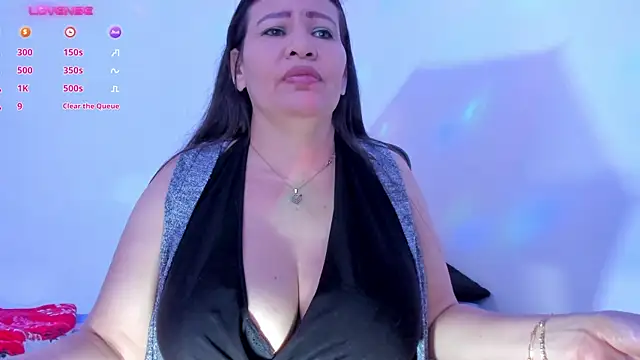 Snapshot of esmeralda_milf chatting on 12/03/24, 11:24 esmeralda milf online show from 12/03/24, 11:24