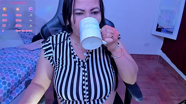 Snapshot of esmeralda_milf chatting on 03/11/25, 09:37 esmeralda milf online show from 03/11/25, 09:37