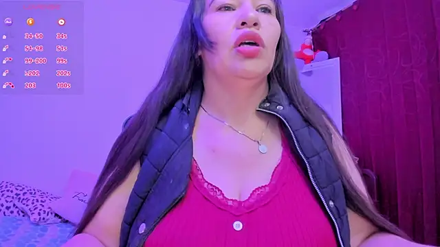 Snapshot of esmeralda_milf chatting on 09/22/25, 11:01 esmeralda milf online show from 09/22/25, 11:01