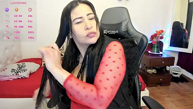 Snapshot of esmeralda_milf chatting on 11/09/25, 06:17 esmeralda milf online show from 11/09/25, 06:17