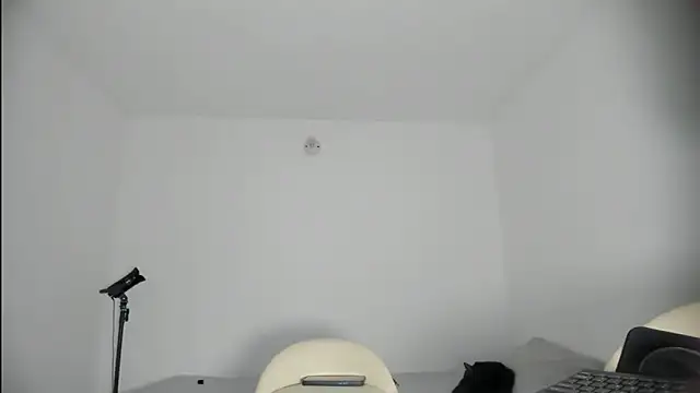 SARA TS FOX online show from 12/15/25, 06:45