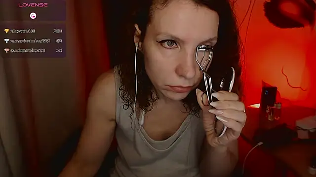 Snapshot of JohansonKatie chatting on 01/09/25, 02:11 JohansonKatie online show from 01/09/25, 02:11