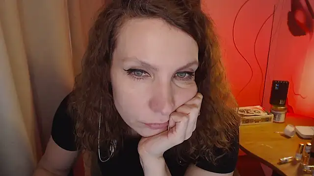 Snapshot of JohansonKatie chatting on 01/13/25, 09:41 JohansonKatie online show from 01/13/25, 09:41