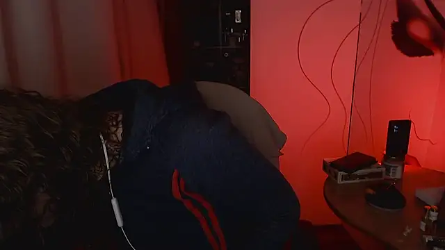 Snapshot of JohansonKatie chatting on 01/14/25, 02:19 JohansonKatie online show from 01/14/25, 02:19