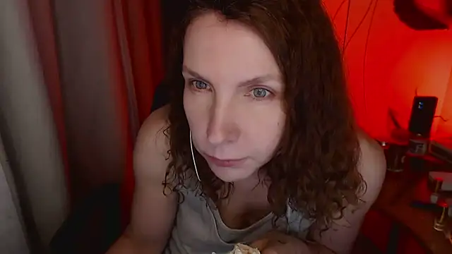 Snapshot of JohansonKatie chatting on 01/19/25, 01:01 JohansonKatie online show from 01/19/25, 01:01