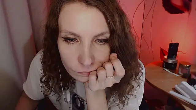 Snapshot of JohansonKatie chatting on 01/27/25, 02:42 JohansonKatie online show from 01/27/25, 02:42