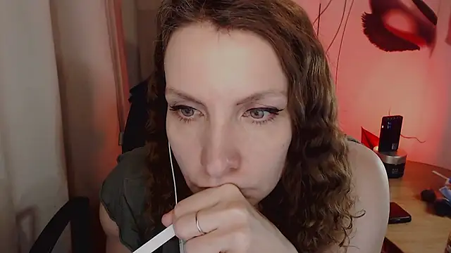 Snapshot of JohansonKatie chatting on 01/27/25, 02:24 JohansonKatie online show from 01/27/25, 02:24