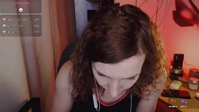 Snapshot of JohansonKatie chatting on 02/04/25, 09:49 JohansonKatie online show from 02/04/25, 09:49